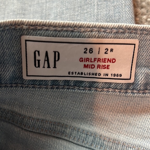 Gap Girlfriend Mid Rise Raw Hem Jeans - Picture 2 of 12